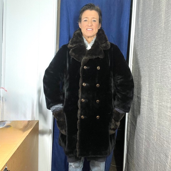 •VINTAGE • LIKE NEW |•BORGANA BY FAIRMOOR•| Two-Tone Brown Faux Fur Coat - Picture 1 of 16